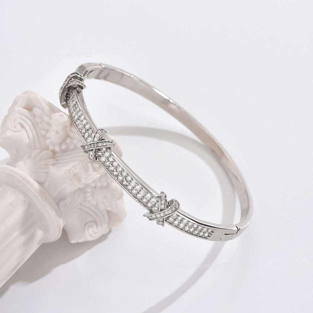 Exquisite Crossed X-shaped with Sparkg Dias Versatile Style Nails Small Medium Designer and High Grade Bracelet