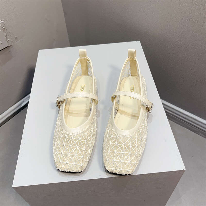 Xiaoxiangfeng Korean Edition Summer New Style Square Head Versatile Mesh Breathable Thin Soft Bottom Fashion Women's Single Shoes