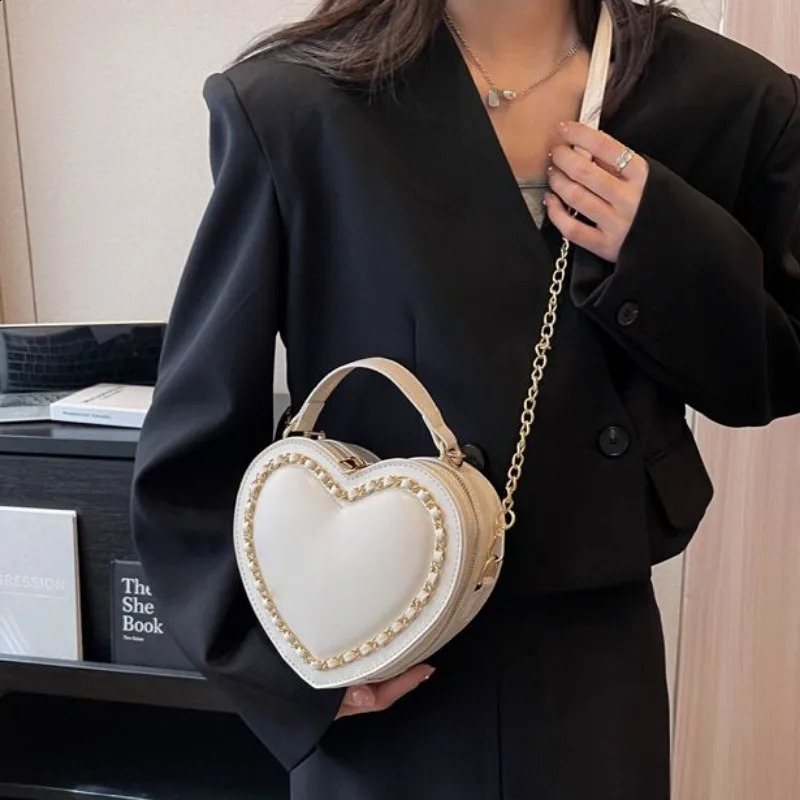 Chic Sweet Heart Crossbody Bags for Women JK Lolita Bag Solid Kawaii Shoulder Bag Office Women Uniform PU Bag Bolso Mujer 241105