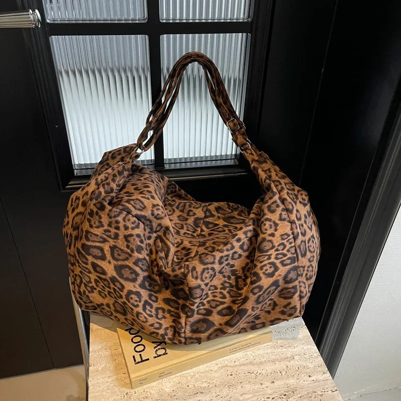 Daily Simple Lazy Style Retro Leopard Pattern Handbag Autumn/Winter Large Capacity Temperature Shoulder Bag 241105