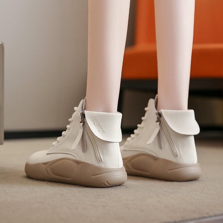 Trendy Women's Big Toe High Top Sneakers - Stylish Lace-Up Design for Autumn & Winter 2024