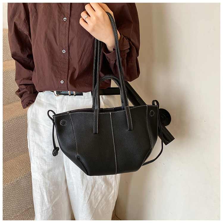 New designer Wings women's new French style trendy large capacity handbag multifunctional commuting armpit shoulder bag