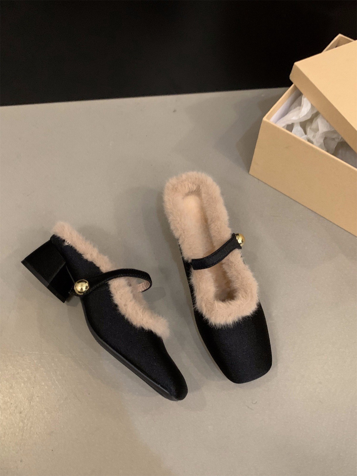 Designer Slipper Coarse Heeled French Style Small Fragrant Style Hairy Slippers For Women 2024 New Autumn And Winter Hooded Half Slippers With Plush C