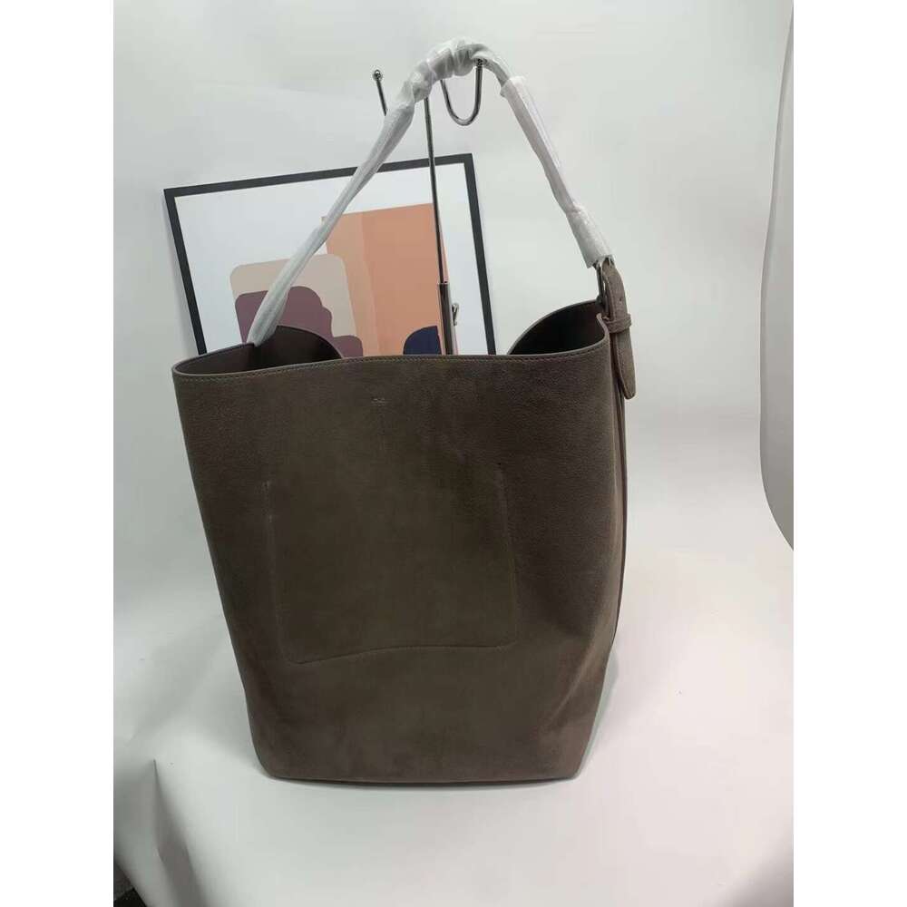 2024 new ladies genuine leather frosted handbag fashionable large capacity shoulder classic and simple bucket bag
