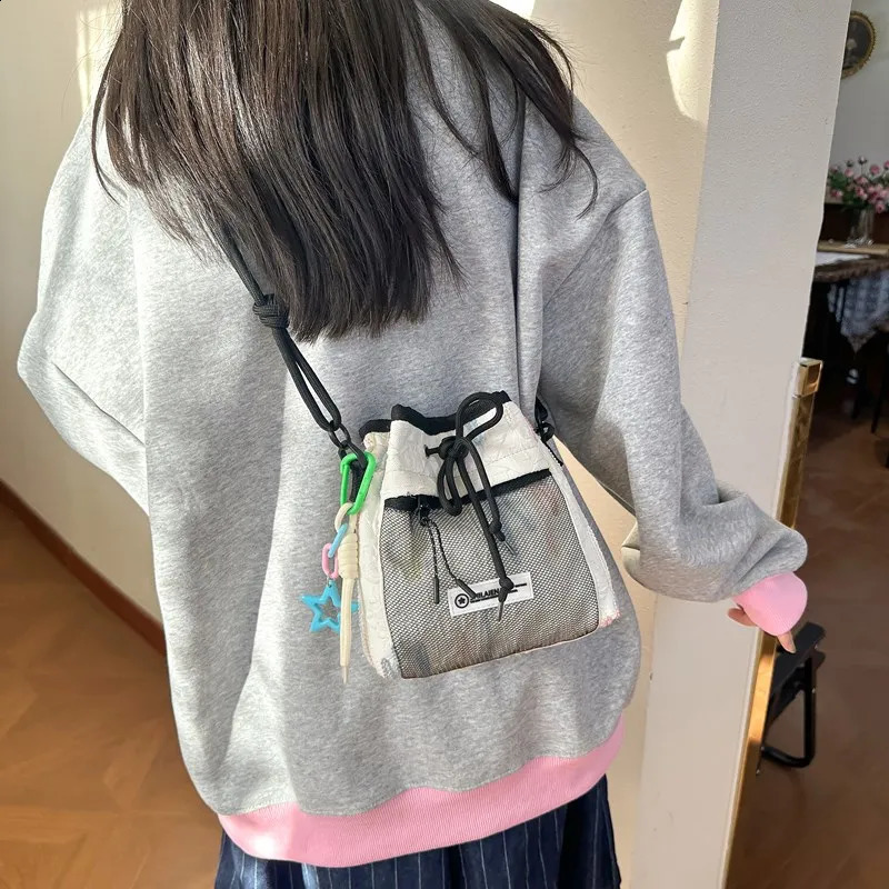 Womens Bag Fashion Simple Shoulder Bag High Quality Ten Font Pull Rod Nylon Lightweight Selling 241105
