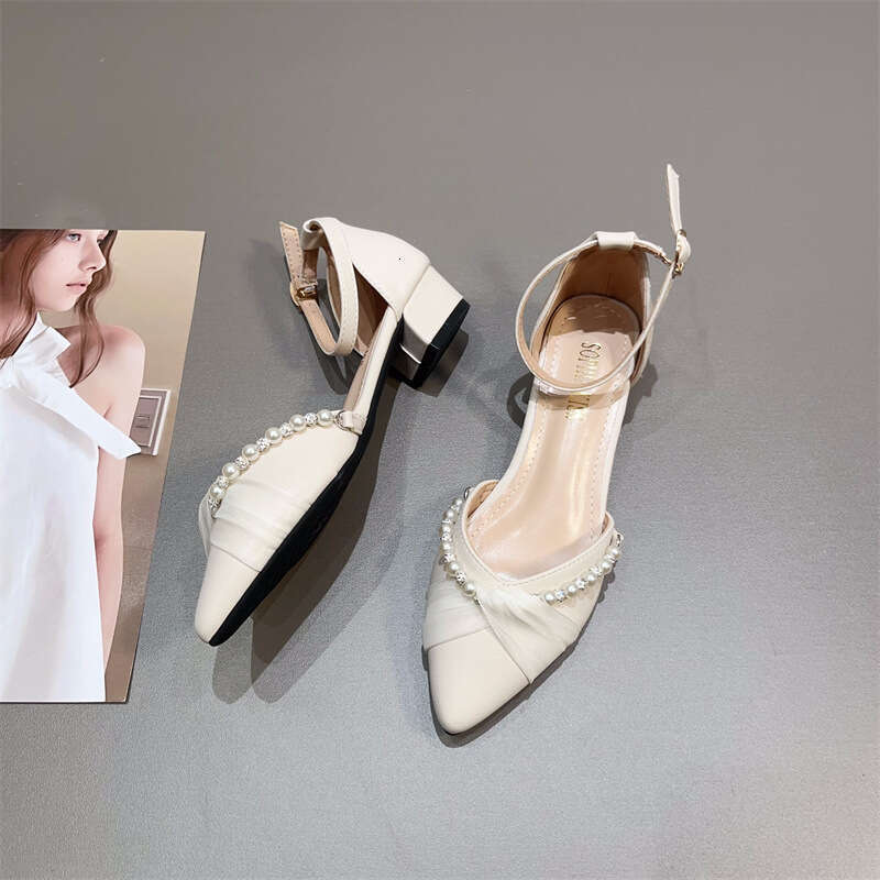 Fashionable One-Piece Buckle Strap Mid Heel Sandals For Women, Korean Version, Summer New Item, Fairy Low Heel, Pointed And Gentle Style, Single Shoe