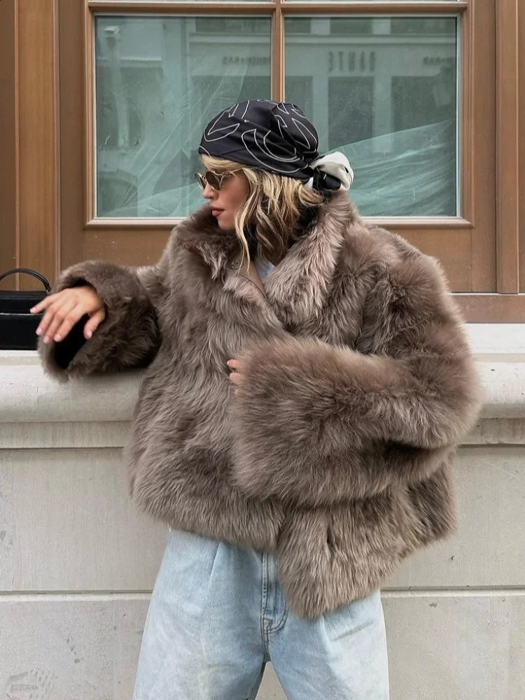 Fashion Thicken Warm Fluffy Furry Faux Fur Coat Women Chic Long Sleeveshort Fox Fur Outerwear 2024 Chic Lady Street Jacket 241105