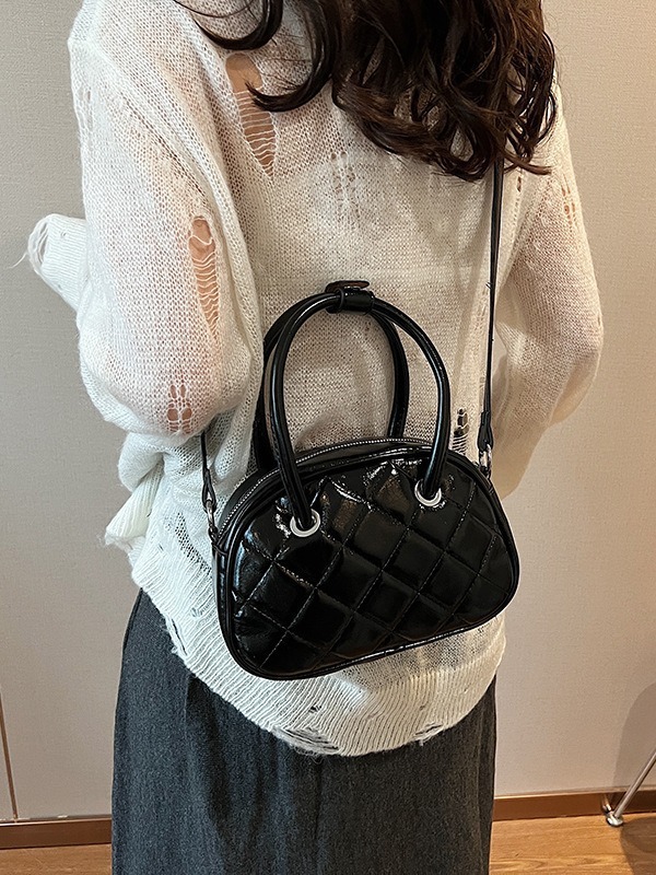 New Fashionable Super Hot Bowling Handbag, Small Market Embroidered Thread Diamond Grid Single Shoulder Crossbody Bag Designer Bags Handbags Women