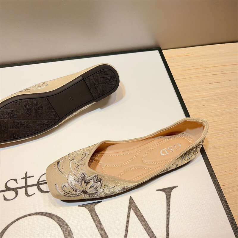 Ethnic Style Embroidered Single For Women 2024 Comfortable Soft Sole Square Toe Shallow Mouth New Chinese Qipao Flat Bottomed Bean Shoes