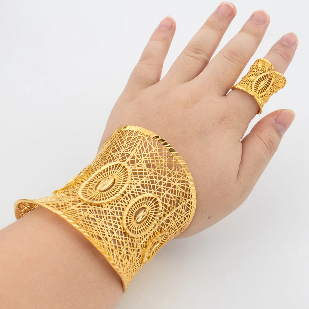 Dubai Cuff Bangle with Ring For Women 18k Gold Plated Copper Bracelet Jewelry Nigerian Wedding Party Gift Jewelry Accessories 241105