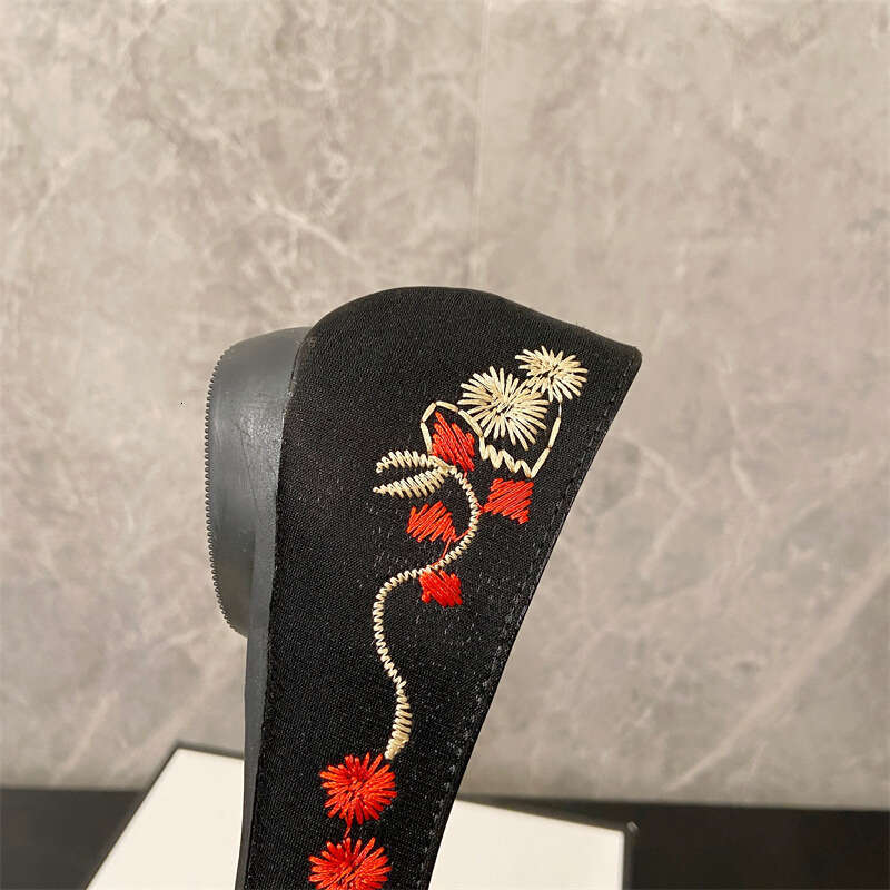 Chinese Embroidery Flat Sole For Women, Spring And Summer 2024 New Versatile Shallow Mouth Side Hollow Pointed Antique Style Embroidered Shoes
