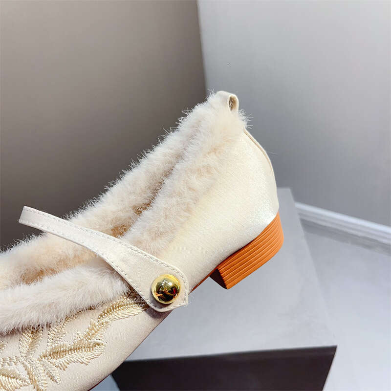 New Chinese Style Square Toe With Plush Coarse Single Order Korean Version Soft Soled Cheongsam Embroidered Low Heeled Hairy Women's Shoes