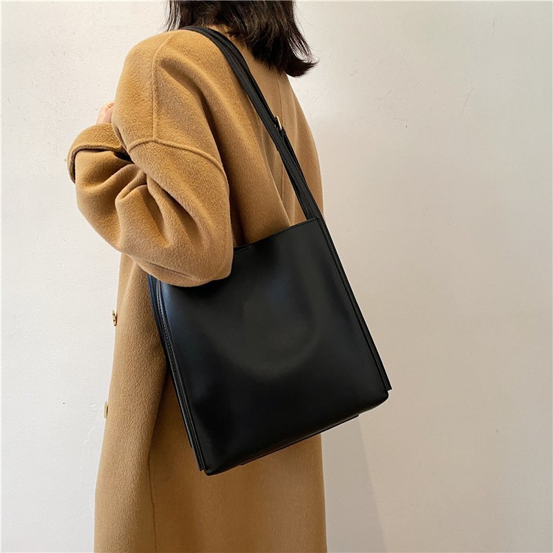 New designer single shoulder large capacity handbag, Korean new women's fashion bag