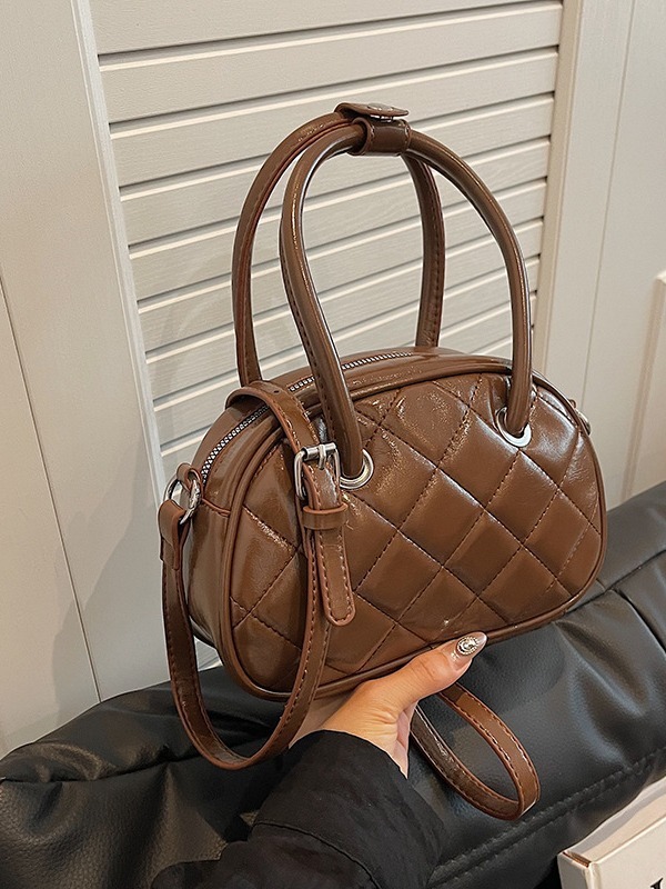 New Fashionable Super Hot Bowling Handbag, Small Market Embroidered Thread Diamond Grid Single Shoulder Crossbody Bag Designer Bags Handbags Women
