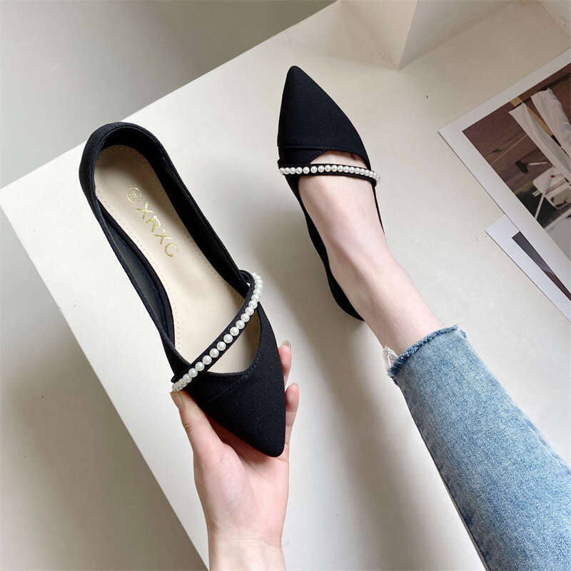 2023 Spring New Korean Edition Shallow Mouth Pointed Soft Bottom Fabric Pearl Lady Versatile Comfortable Flat Women's Shoes