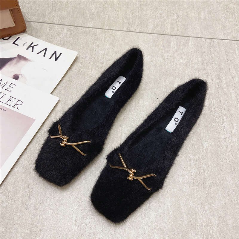 2023 Winter New Korean Version One Step Lazy Versatile Look Thin With Thick Plush And Fury, Flat Bean Shoes