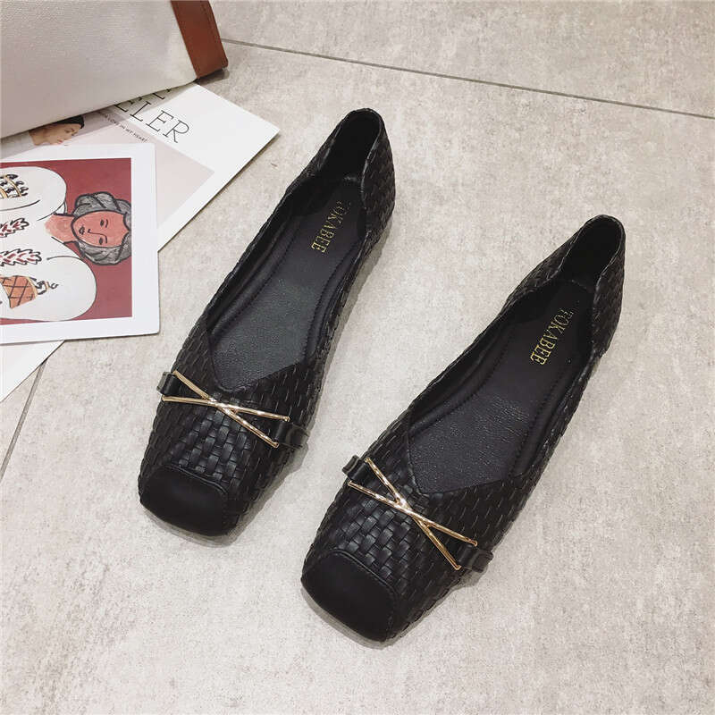 2023 Autumn New Soft Versatile Square Head Shallow Mouth Single For Grandma, Fashionable Woven Flat Bottom Women's Shoes