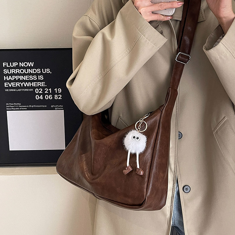 2025NEW New designer high capacity end women s handbag for winter fashionable fashion single shoulder crossbody bag trend suitable niche commuting