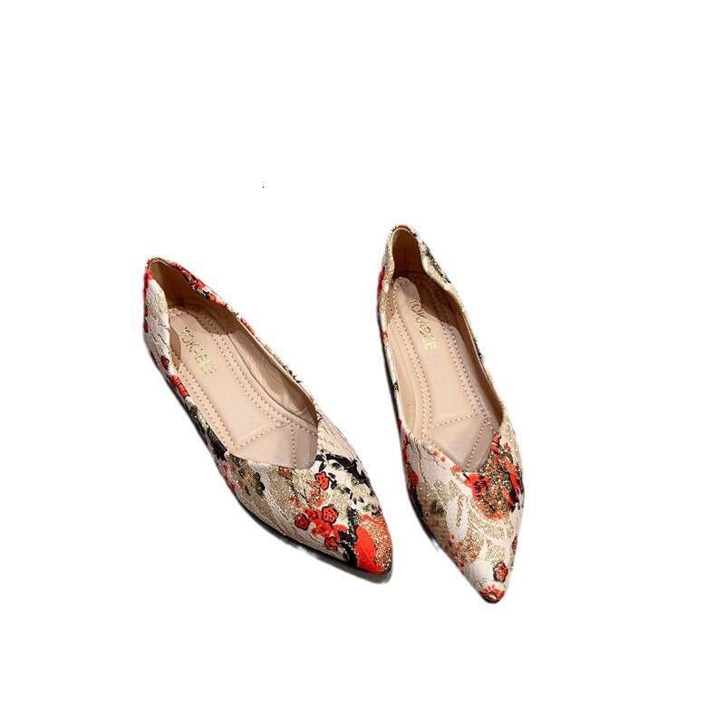 Korean Version Of New Pointed Women's Chinese Camellia Flat Bottomed Boat Shoes, Comfortable Soft Sole, Seasonal Ethnic Style, Fashionable Single