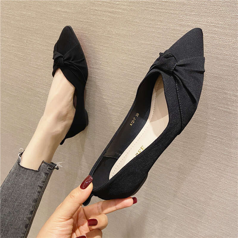 Korean Version 2023 Spring New Single Versatile And Comfortable Pointed Flat Shallow Mouth Soft Sole Cloth Surface Red Women's Shoes