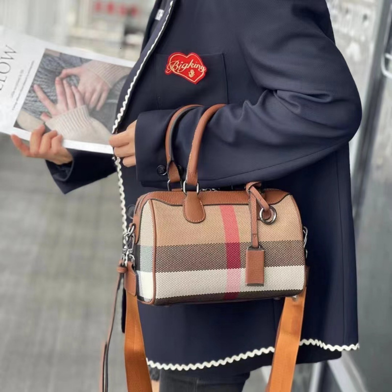 Brand Designer HandBags for Women 2023 New High Capacity Simple Crossbody Bags Female Casual Fashion Trends Handbag