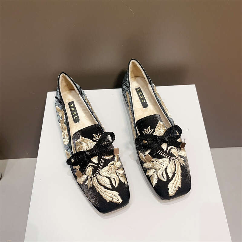 Chinese Style Embroidered Bean Cheongsam Shoes, Elegant Temperament, Butterfly Bow Soft Sole Square Toe With Plush Fur Shoes