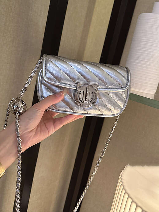 Designer Bag Silver Luxury Crowd Bag, New Trendy Small Fragrance, Rhombic Chain Bag, Versatile Shoulder Crossbody Bag
