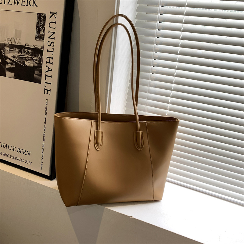 New designer large capacity commuting handbag, high-end fashion multifunctional women's shoulder bag, fashionable bag