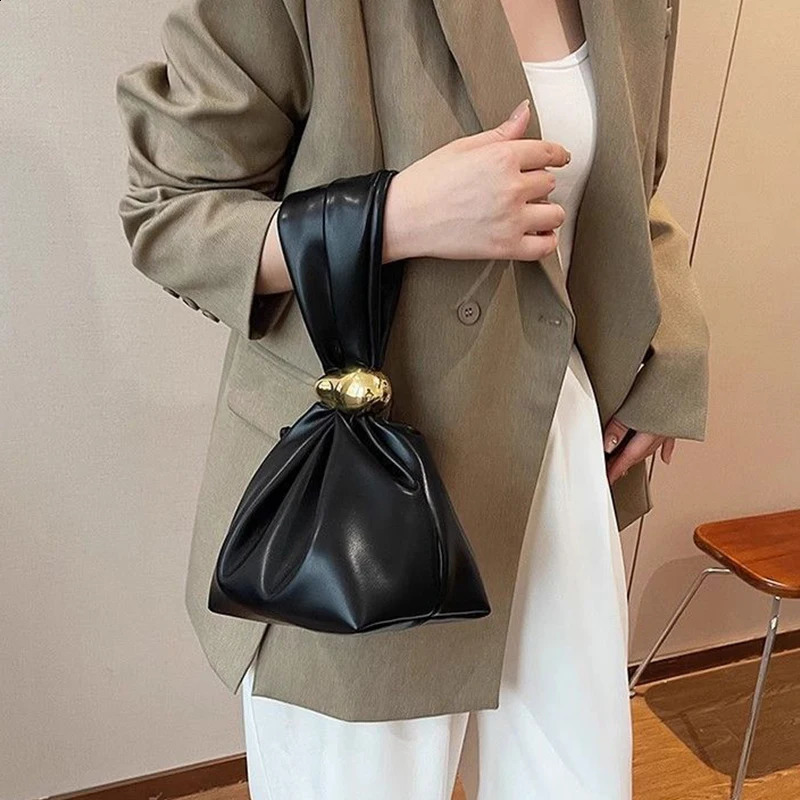 Womens bag top handle bucket bag temperature side zipper party evening bag female trend small leather cross body bag 241105