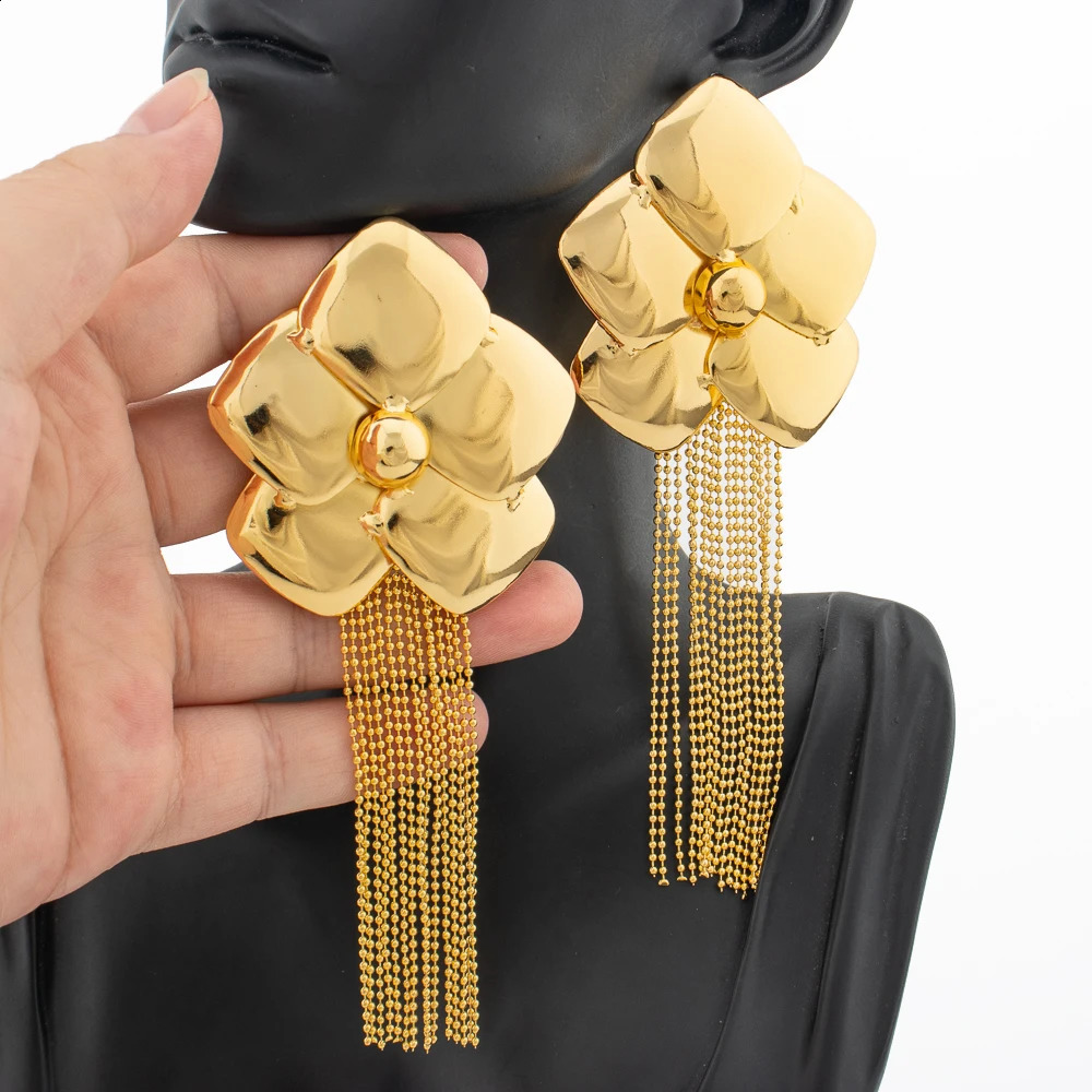 Gold Color Long Tassel Drop Earrings for Women Girls Vintage Glossy Geometric Latest Earrings Daily Wear Fashion Hanging Jewelry 241105