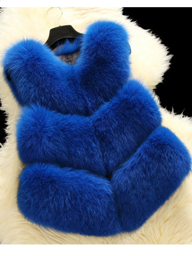 ZADORIN 3XL Autumn Winter Thick Warm Faux Fox Fur Vest Women High Quality Fashion V-Neck Short Fur Coat Female Fur Waistcoat 241105