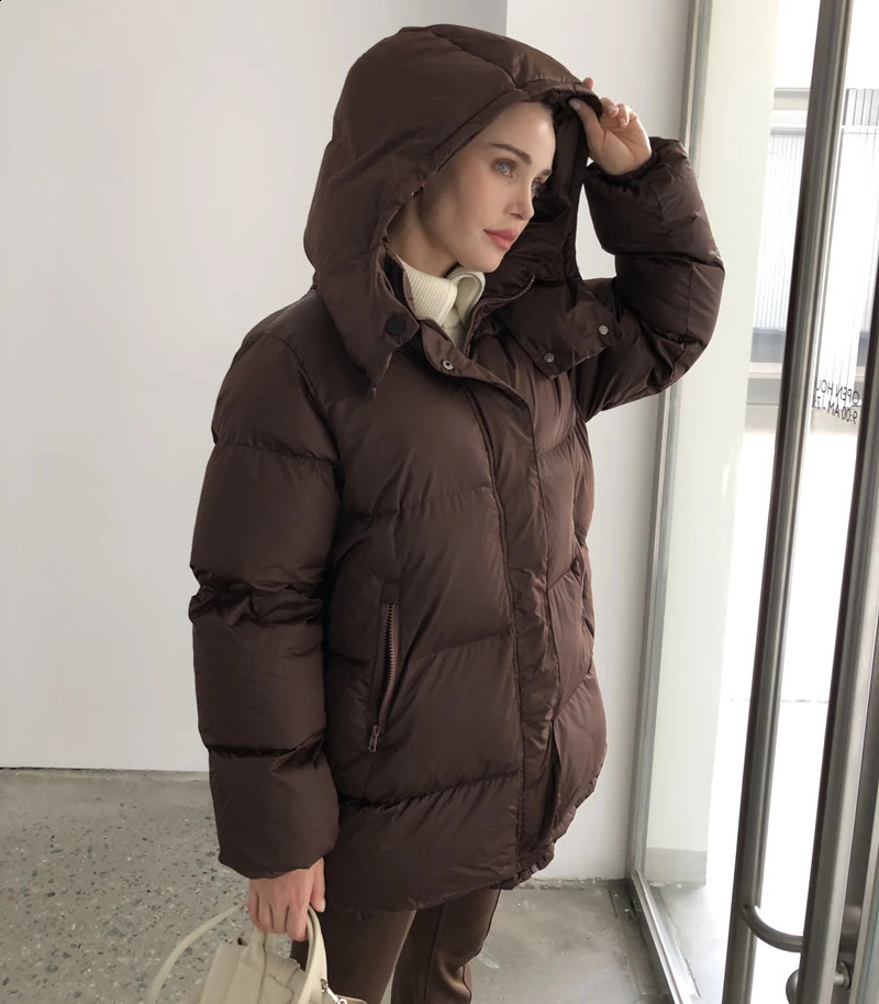 2024 Women Winter Jacket coat Stylish Thick Warm fluff Parka Female water proof outerware coat 241105