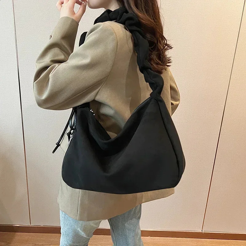 Womens handbag fashion high-quality womens handbag large capacity shoulder bag Bolso Mujer 241105