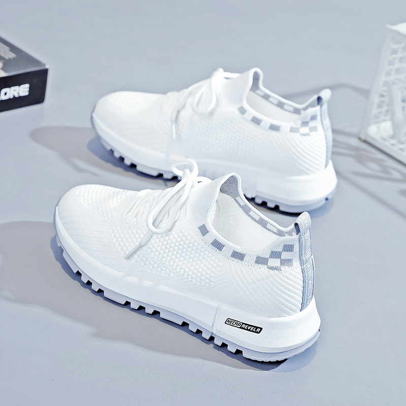 Fashion-Forward Women's Footwear: Durable Flyknit Design Ideal for Outdoors & Daily Runs
