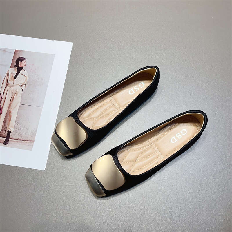Square Toe Flat Sole Single For Grandmother, Korean Version Spring And Autumn New Women's With Skirts, Scoop Shoes, Soft Soled Bean Shoes