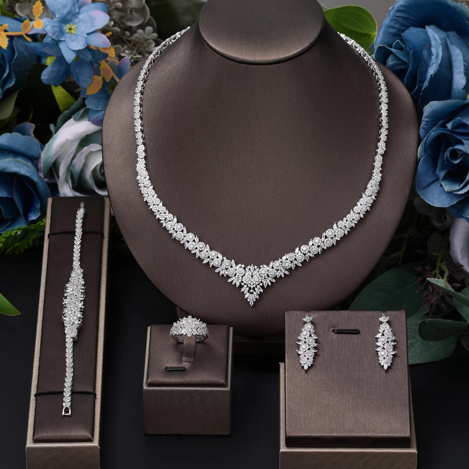 4 pieces of bride zirconia complete set of womens party jewelry Dubai Nigeria CZ crystal wedding necklace set241105