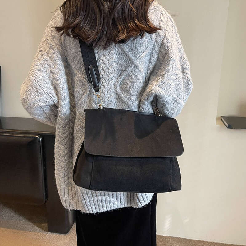 Designer Bag Women Mailman's Flap Bag Matte Suede Versatile Winter Large Capacity Crossbody Bag Single Shoulder Bag Shopper Totes