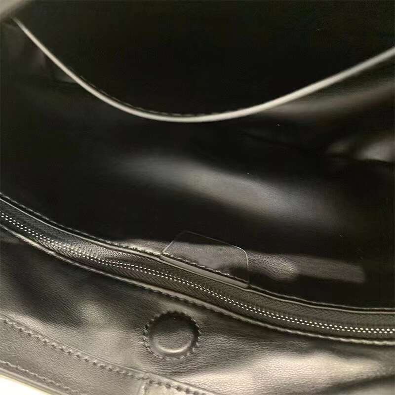 Soft Cowhide Tote Minimally Designed Large Capacity Handbag Vintage Versatile Women's Shoulder Classical Crossbody Bag