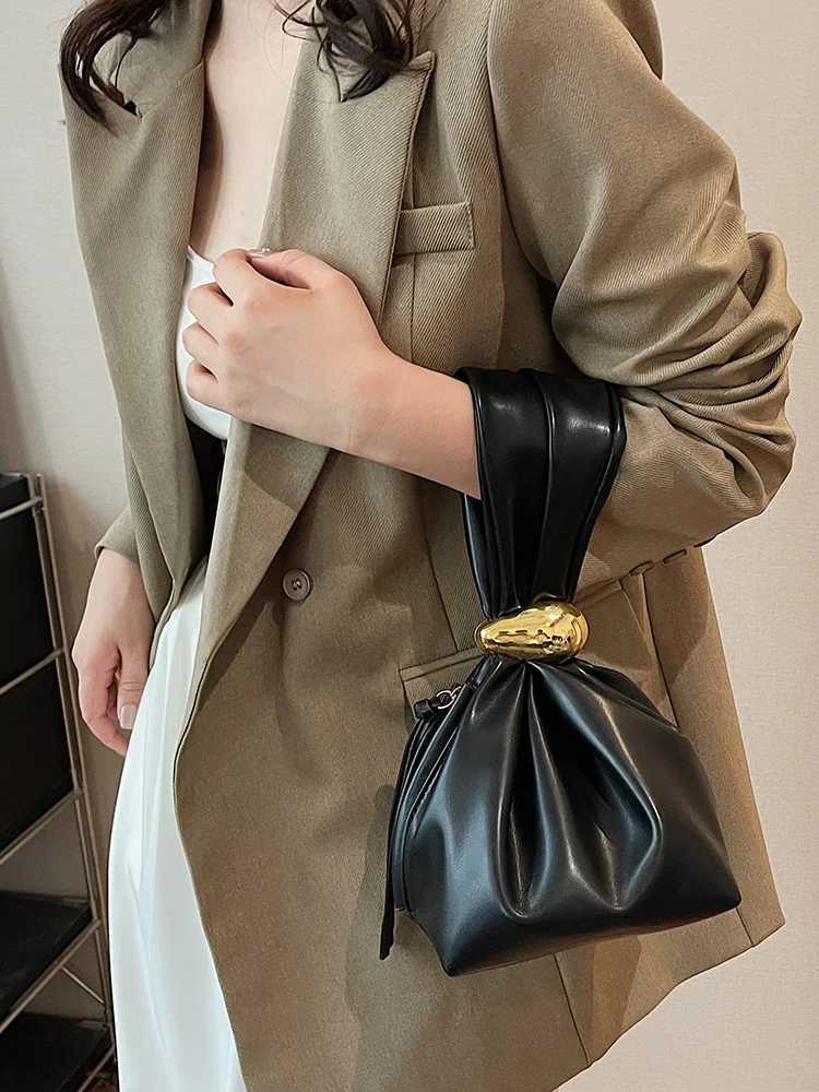 Personalized Soft Leather Clutch Bag Designer Women Pleated Mini Bucket Pouch Temperament Side Zipper Party Evening Bags