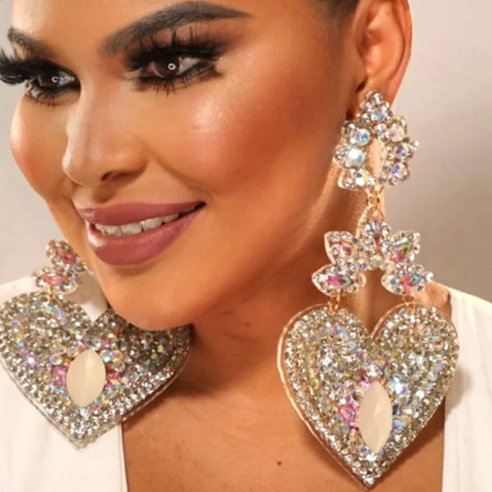 Fashion Exaggerated Heart Dangle Earrings Wedding Accessories Tendance Oversize Love Crystal Hanging Earrings Party Gift 241105