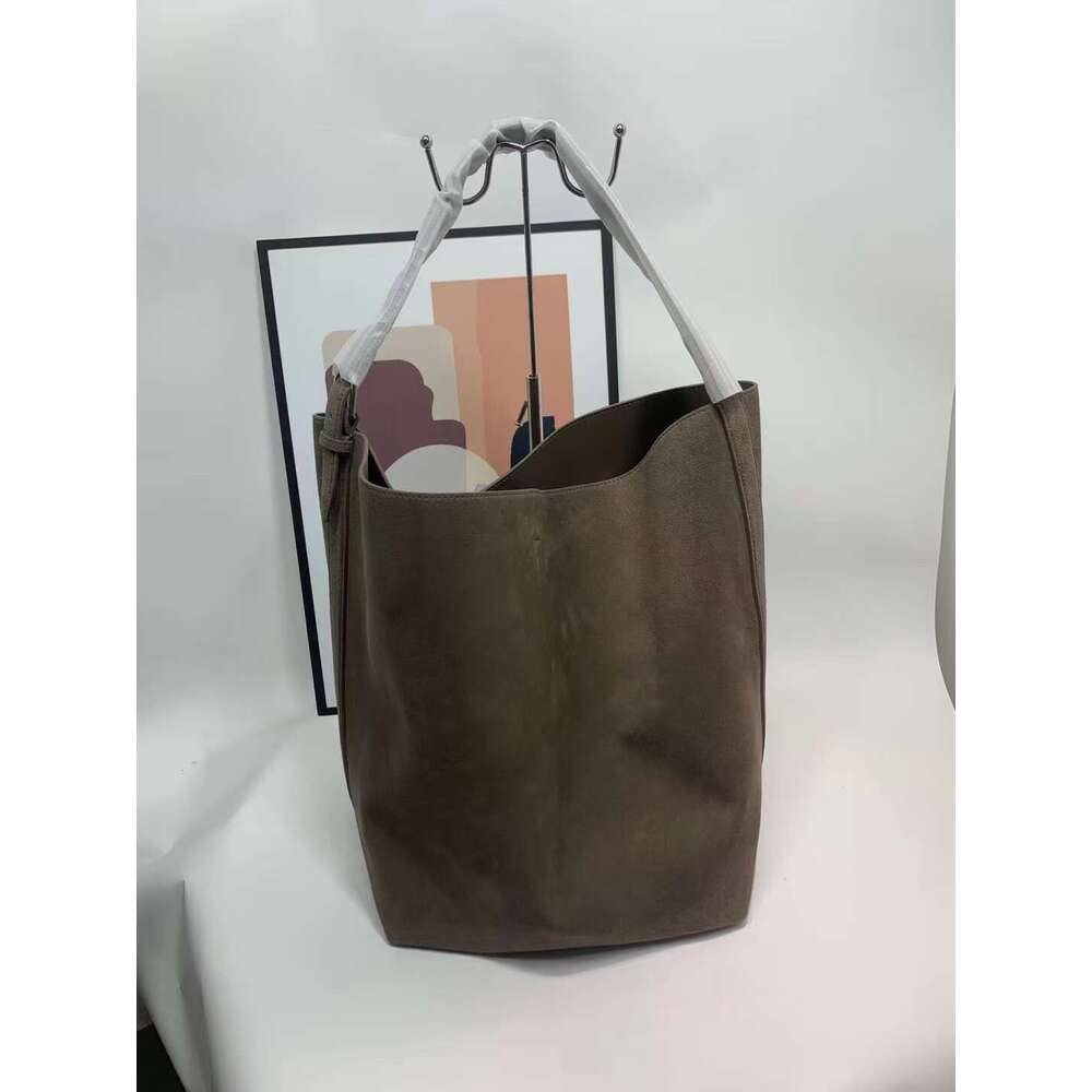 2024 new ladies genuine leather frosted handbag fashionable large capacity shoulder classic and simple bucket bag
