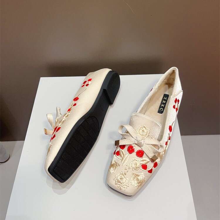 Butterfly Knot Decoration Square Toe With Fuzzy Fur Women's Korean Version, New Embroidered Fabric Flat Sole Single Shoes, Work Shoes