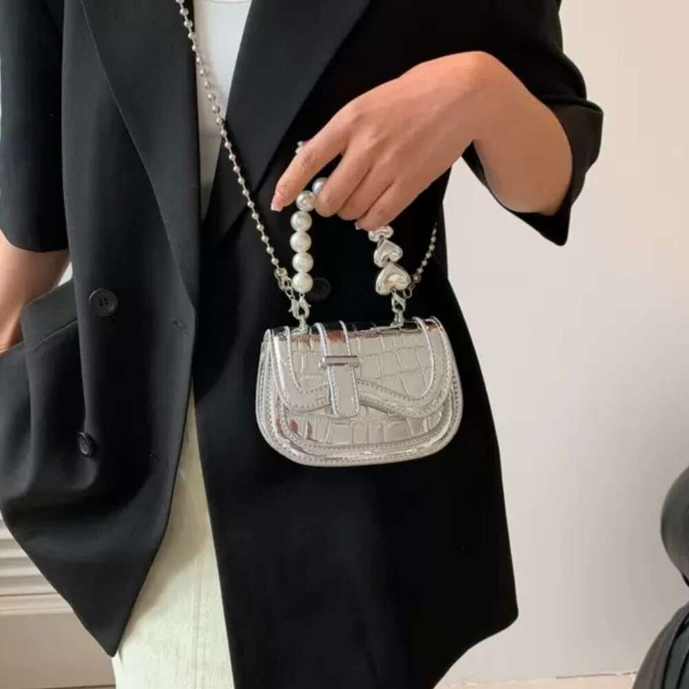 Designer Bag Pearl Chain Small Bag Women 2024 New Trend Popular Mini Bag Silver High-Quality Niche Messenger Bag Bags For Women