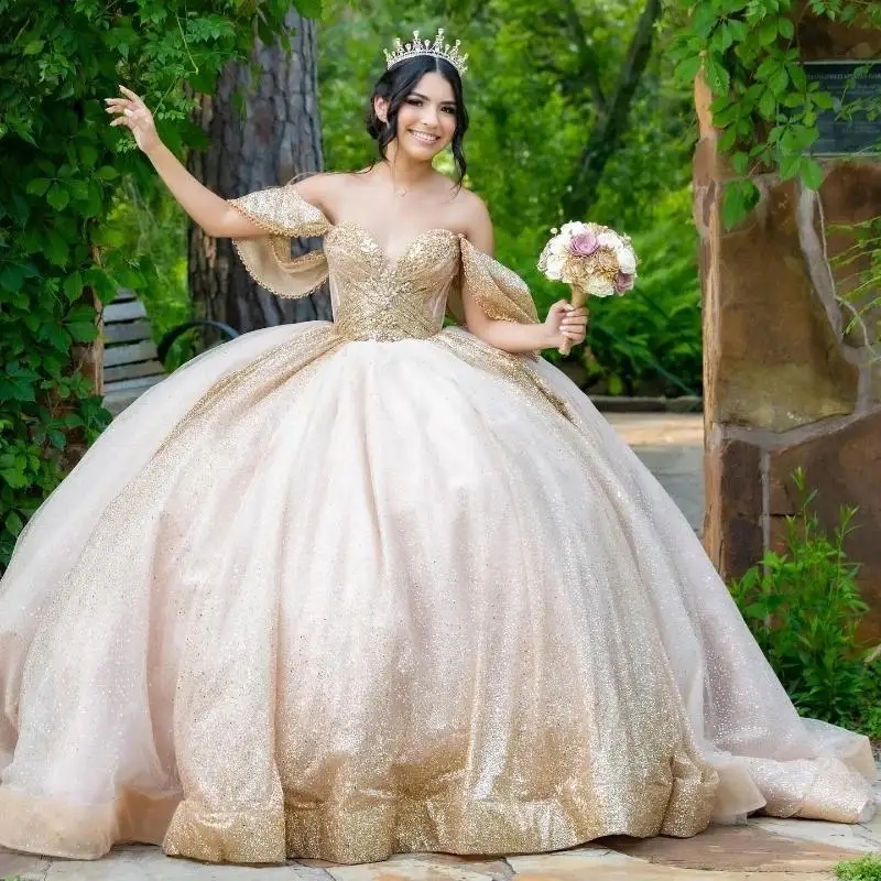 Light Champagne Sparkly Quinceanera Dresses Off Shoulder Vestidos De 15 Anos Beading Crystal Tull Princess Party Gowns Sweet Dress