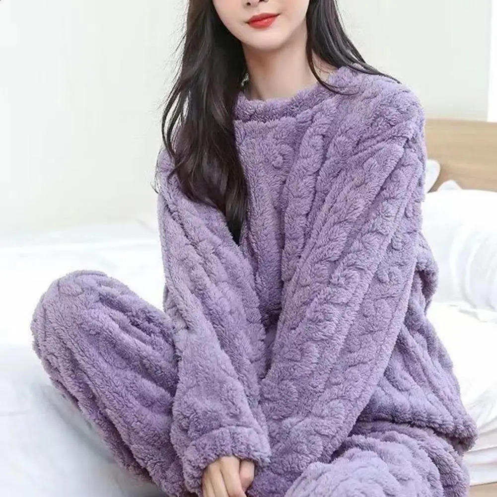 Stylish Crew Neck Pajamas Winter Pajama Set Stylish Comfortable Winter Pajamas Warm Plush 2-piece Sleepwear for Women for Autumn 241105