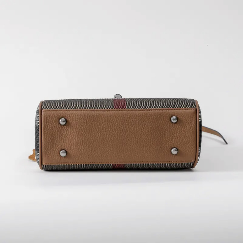 Women's 2022 New Handbags Fashion Design Large Check Canvas Leather Messenger Bags Casual Shopping Ladies Handba ddmymarket