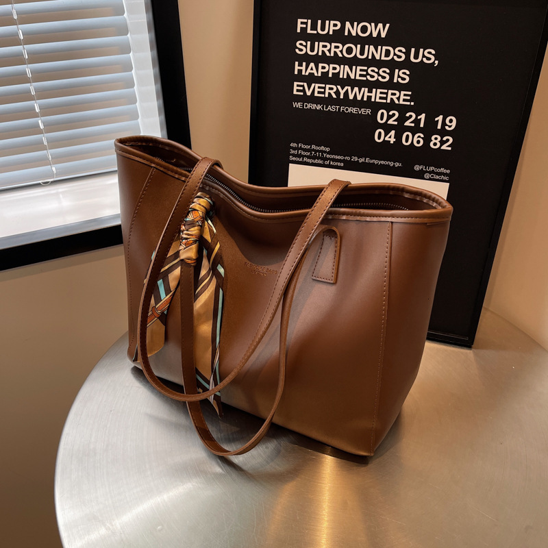 New designer Maillard women's large capacity handbag season new multifunctional shoulder bag