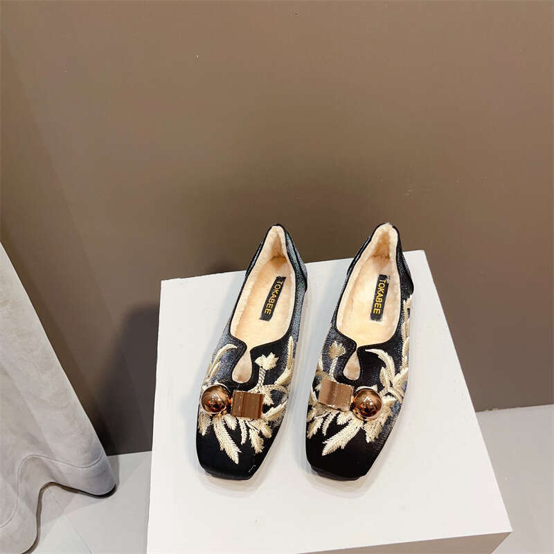 French Embroidered Square Head With Velvet Warm Single Women's Korean Edition Autumn/Winter New Collection Hairy Soft Soled Bean Shoes