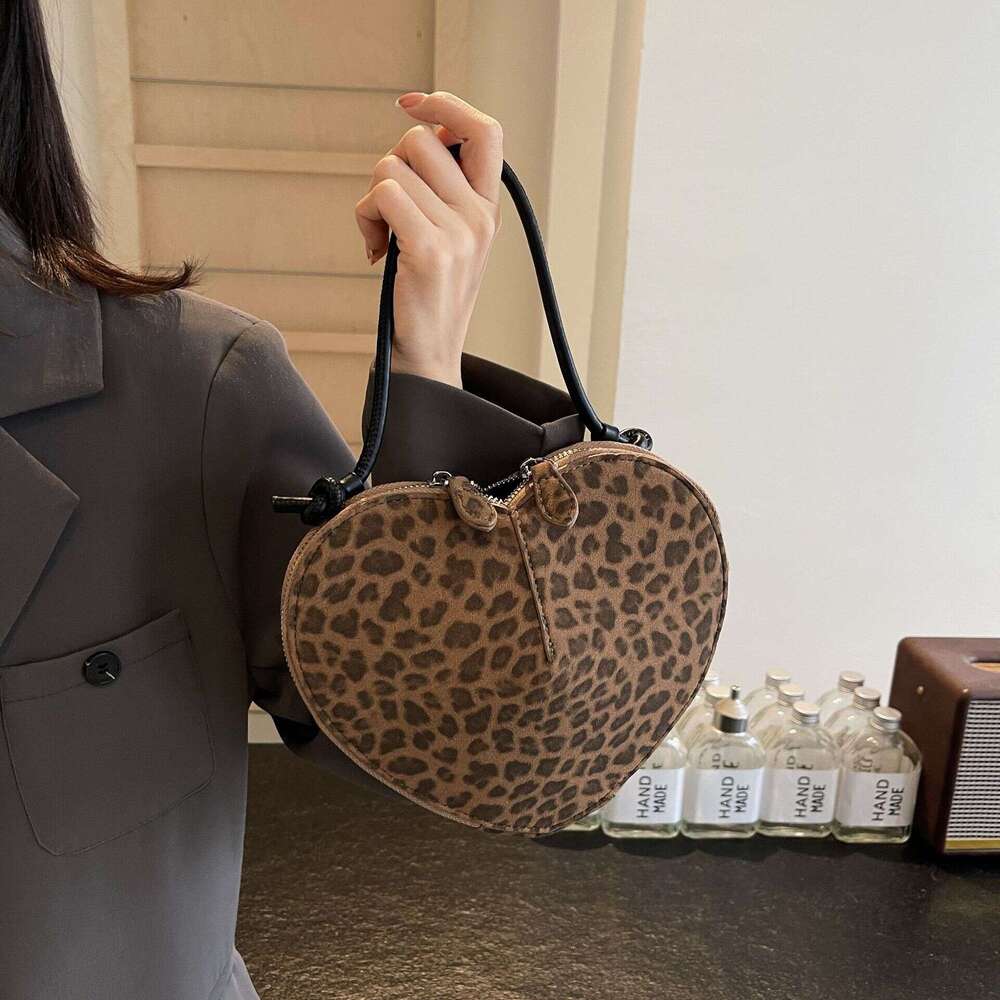Women's autumn and winter popular suede hand-held 2024 new fashion niche frosted heart-shaped bag texture crossbody