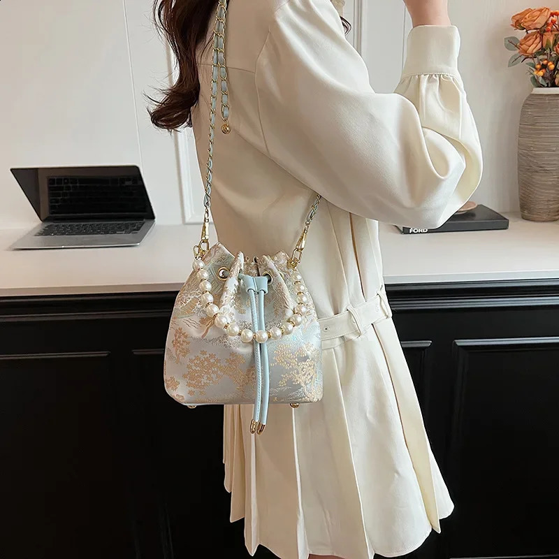 China Bucket Qing Mountain Wind Pearl Portable Small Bag Womens High end Chinese Messenger Bag 241105